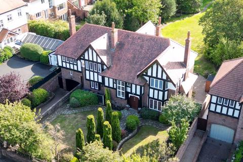 undefined, Golf Open 2026 - Grosvenor Road, Birkdale, Southport - Sleeps 10 - 8 min walk to Birkdale golf course