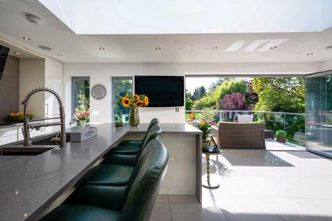 5 bedroom detached villa to rent, Golf Open 2026 - Grosvenor Road, Birkdale, Southport - Sleeps 10 - 8 min walk to Birkdale golf course