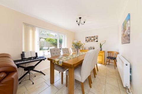 15 Berkeley Close, Banbury, OX16 0UH