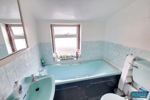 28 Bradley Road, Trowbridge, BA14 0QX