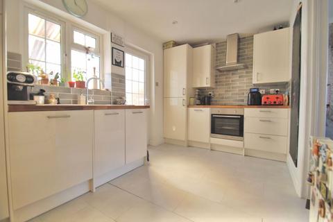 undefined, Gilders Road, Chessington