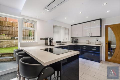 undefined, George Street, Shaw, Oldham, OL2 8HG