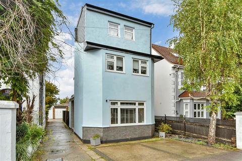 4 bedroom detached house for sale, First Avenue, Gillingham, Kent