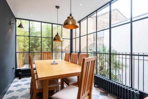3 bedroom apartment to rent, Gloucester Avenue, London NW1
