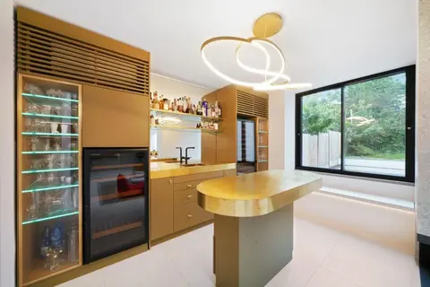 5 bedroom detached house to rent, Brondesbury Park, London NW2