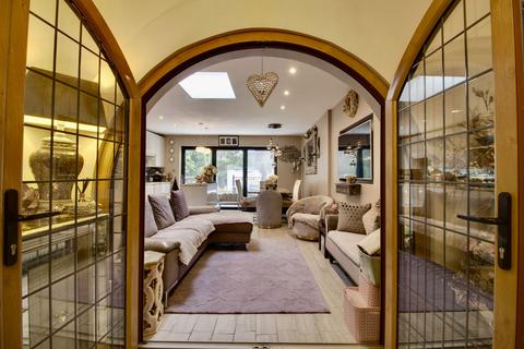 4 bedroom end of terrace house for sale, Mount Pleasant Road, Romford RM5