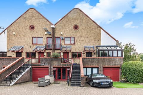 Bywater Place, London, SE16