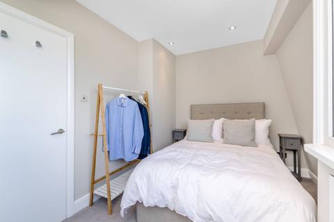 2 bedroom flat to rent, Holly Hill, Hampstead, London, NW3