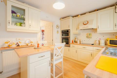 3 bedroom detached bungalow for sale, Southfield Drive, Crediton, EX17