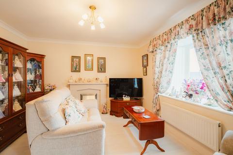 3 bedroom detached bungalow for sale, Southfield Drive, Crediton, EX17
