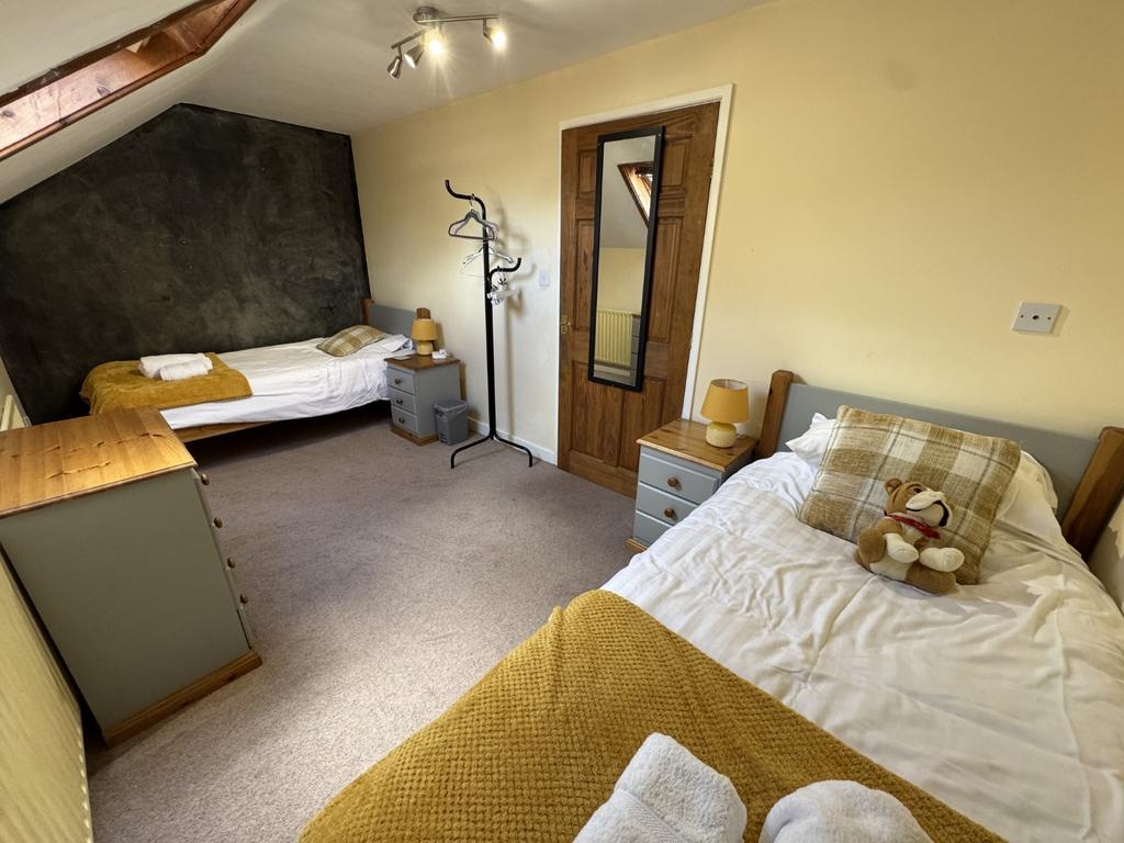 Front Double Bedroom 4