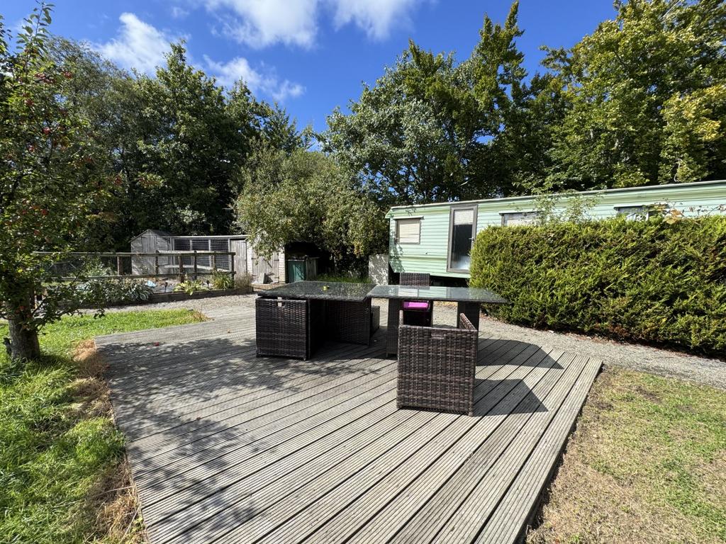 Side Decking Area