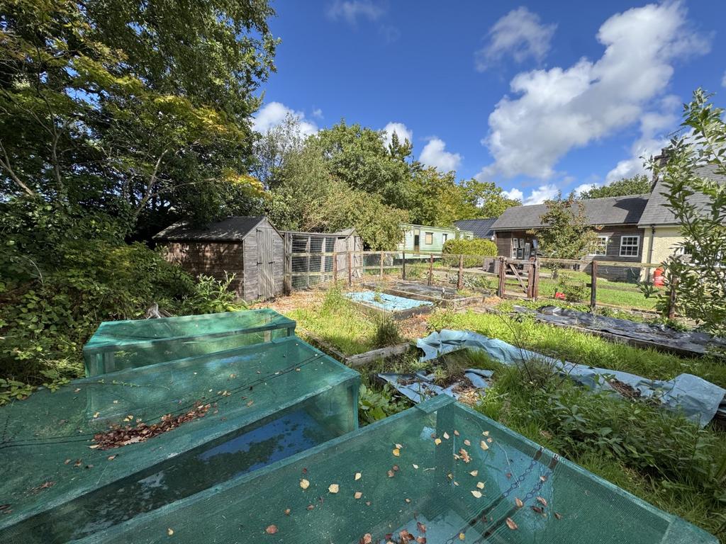 Side Decking Area