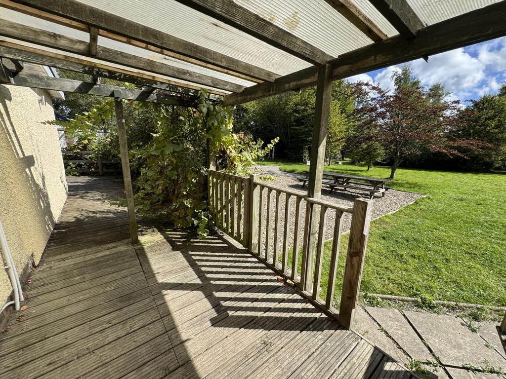 Side Decking Area