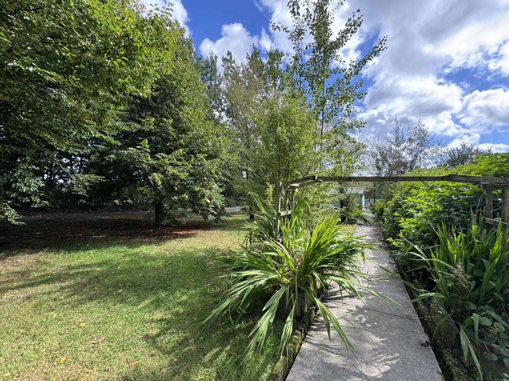 Side Decking Area