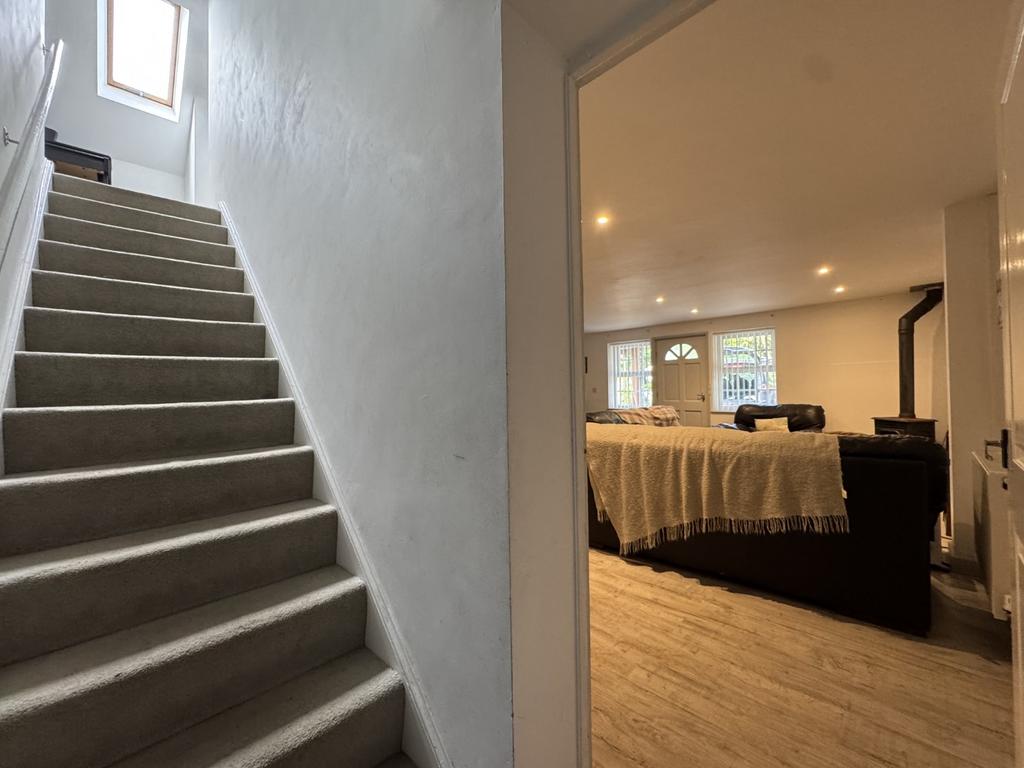 Inner Hallway (from the lounge)