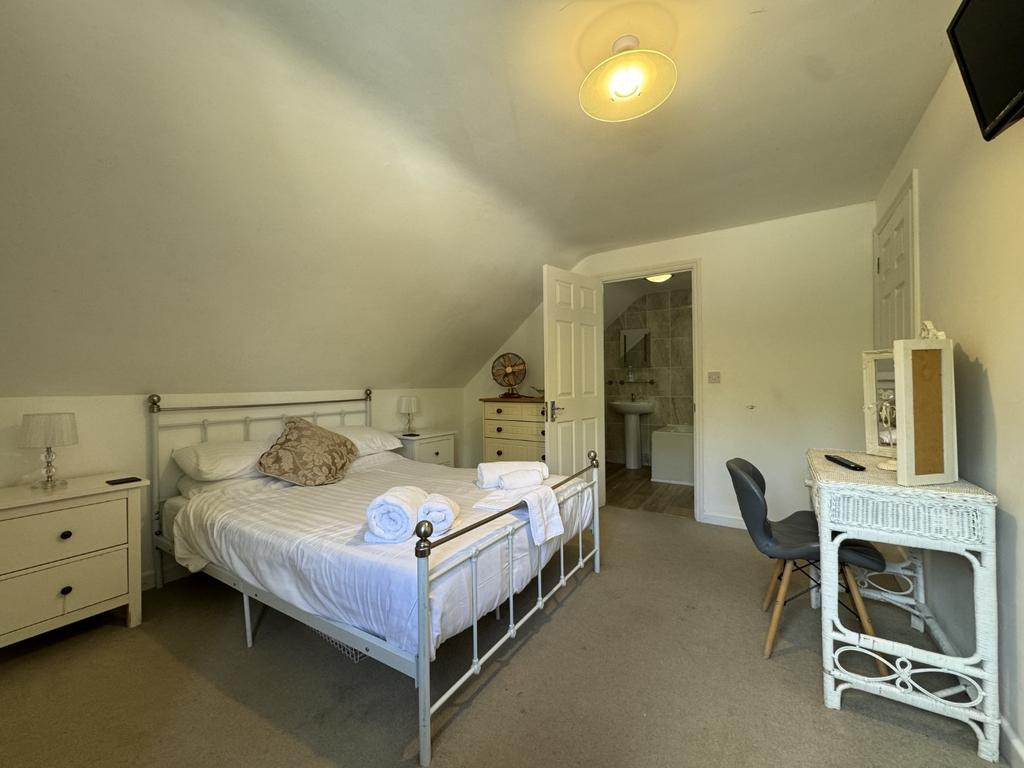 Front Double Bedroom 3