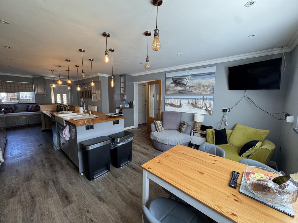 Kitchen 1
