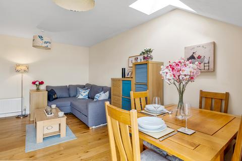 1 bedroom flat for sale, Chaldon Road, Caterham, CR3