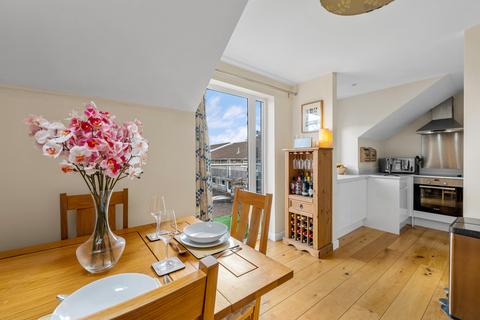 1 bedroom flat for sale, Chaldon Road, Caterham, CR3