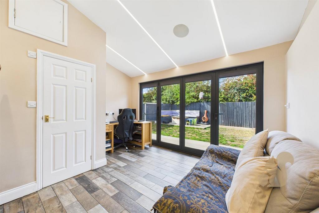 Extension Lounge
