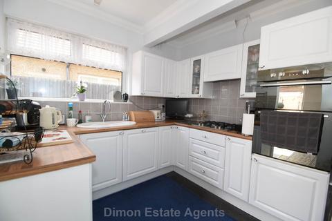 2 bedroom bungalow for sale, Lerryn Road, Gosport