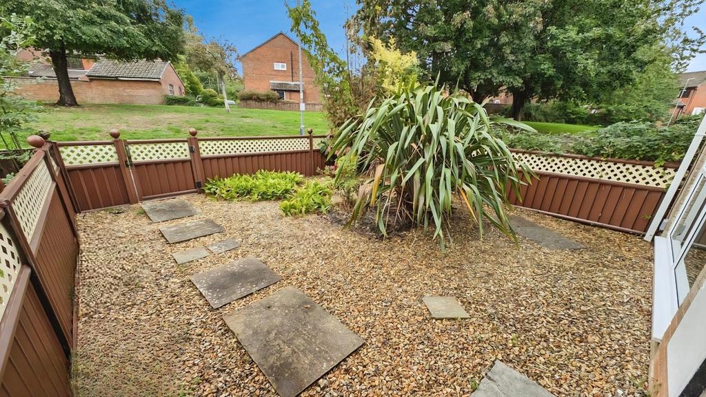 Pbox-garden-336481.jpg