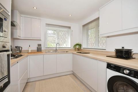 undefined, Penistone Road, Grenoside, S35