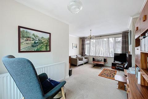 2 bedroom detached bungalow for sale, Farmer Ward Road, Kenilworth