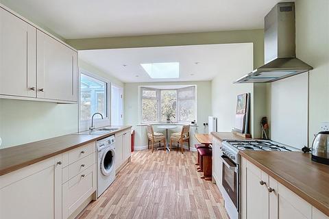 2 bedroom detached bungalow for sale, Farmer Ward Road, Kenilworth