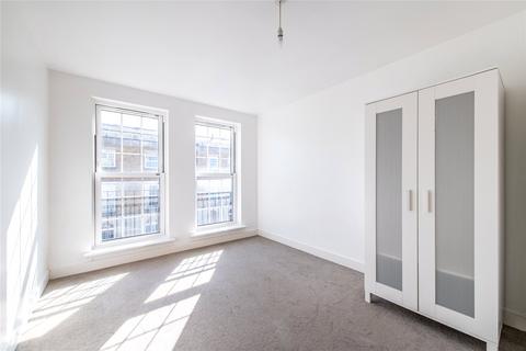 2 bedroom flat for sale, Sandlewood Court, Maidstone, Kent, ME16