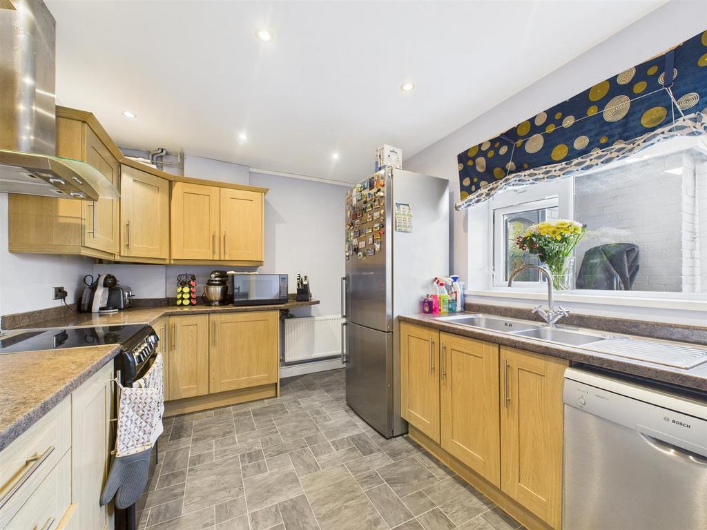 Kitchen 1.jpg