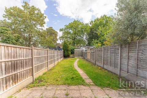 27 Mandeville Road, Enfield, EN3 6SN