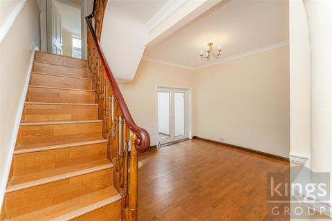 27 Mandeville Road, Enfield, EN3 6SN