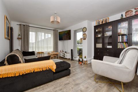 3 bedroom ground floor maisonette for sale, Douglas Close, Wallington SM6