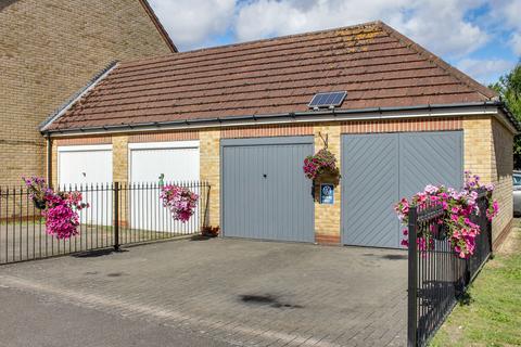 4 bedroom detached house for sale, Kenzie Drive, Sutton Bridge, PE12