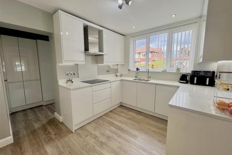4 bedroom detached house for sale, Arnesby Avenue, Sale