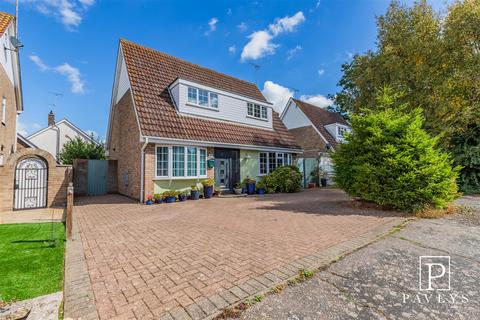 4 bedroom detached house for sale, Crabtree, Kirby-Le-Soken, Frinton-On-Sea