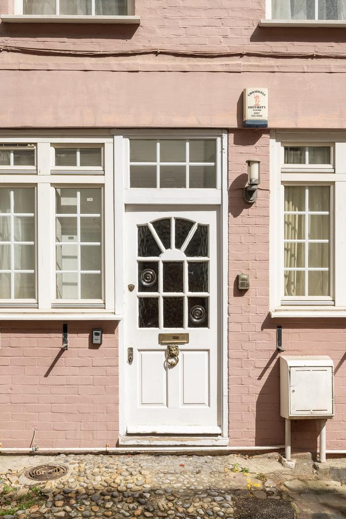 The Private Realtor-17 Ovington Mews-3 Lo