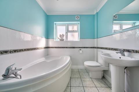 1 Bell View, Windsor, SL4 4ET