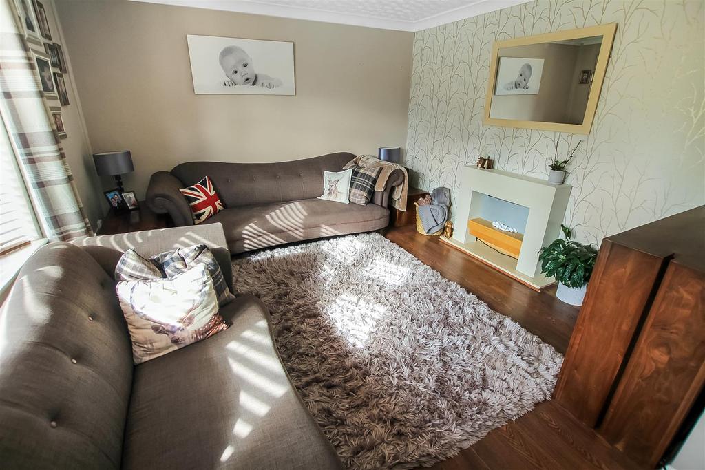 Living Room (1).jpg