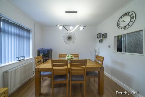 4 bedroom terraced house for sale, Leybourne Avenue, Bournemouth, Dorset, BH10