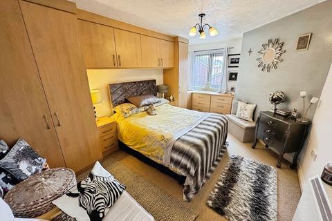 1 bedroom apartment for sale, Ensign Court, Lytham St. Annes FY8