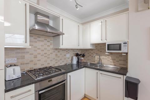 2 bedroom flat to rent, Villiers Street, London, WC2N.