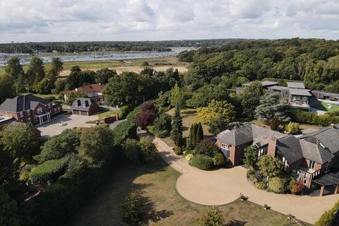 undefined, Brook Avenue, Warsash