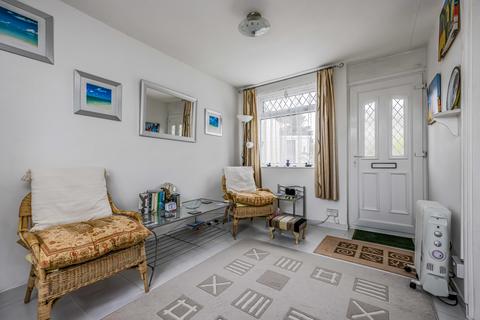 2 bedroom chalet for sale, Nr Mengham