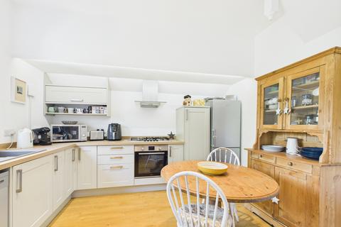 16 Augustine Road, Cosham, Portsmouth, PO6 1HY