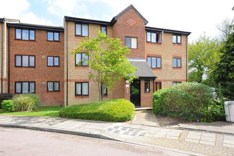 undefined, Chartwell Close, Greenford, UB6