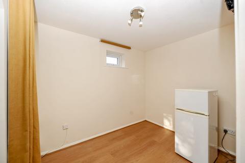 undefined, Chartwell Close, Greenford, UB6