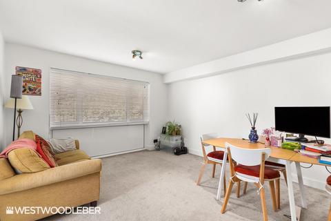 1 bedroom flat for sale, Hillside, Hoddesdon EN11